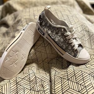 Dior size 42 sneakers worn once